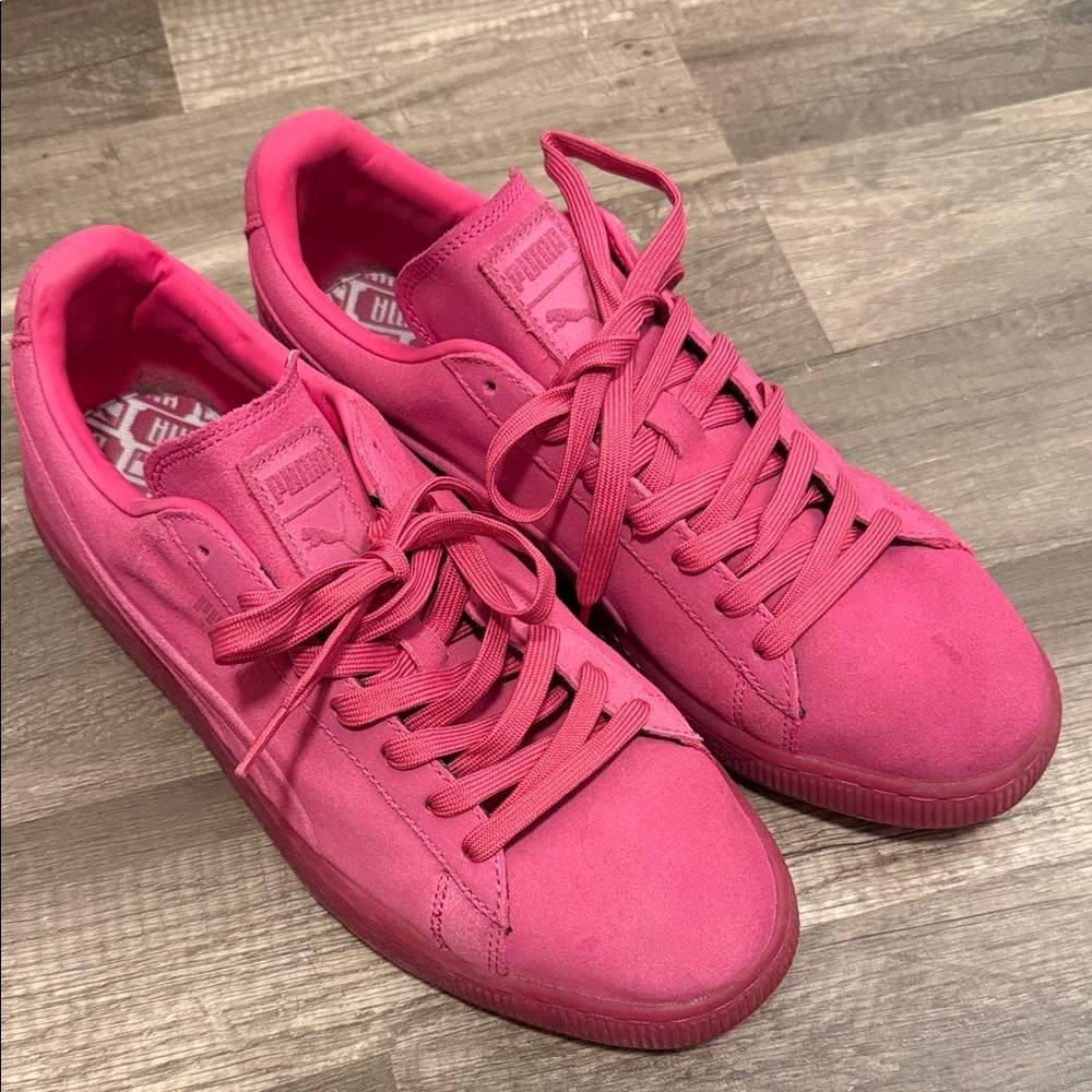 Puma Women's 10.5 Bold Pink Sneakers